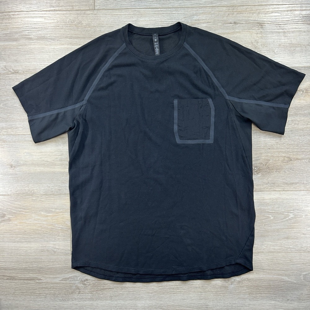Lululemon Shirt Mens Large Black Ventilated Hiking Tee Crew Neck Pocket